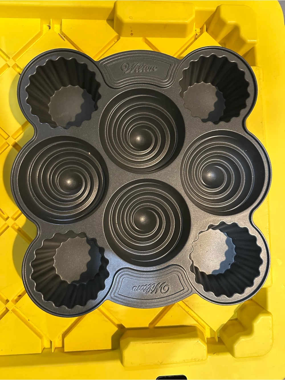 Wilton Cake pan ($25 or best offer)